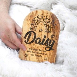 Olive Wood Pet Memorial Plaque – Personalized Engraved Tribute | Artisraw Tunisie